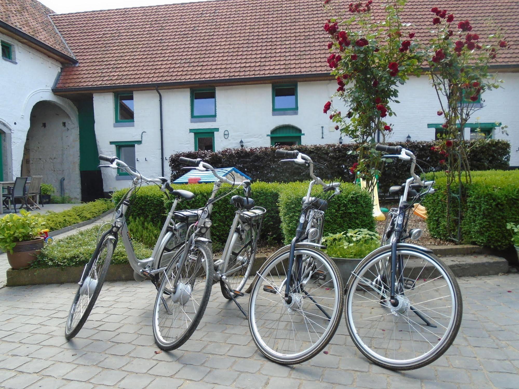 B&B De Oude Winning Riemst Exterior photo